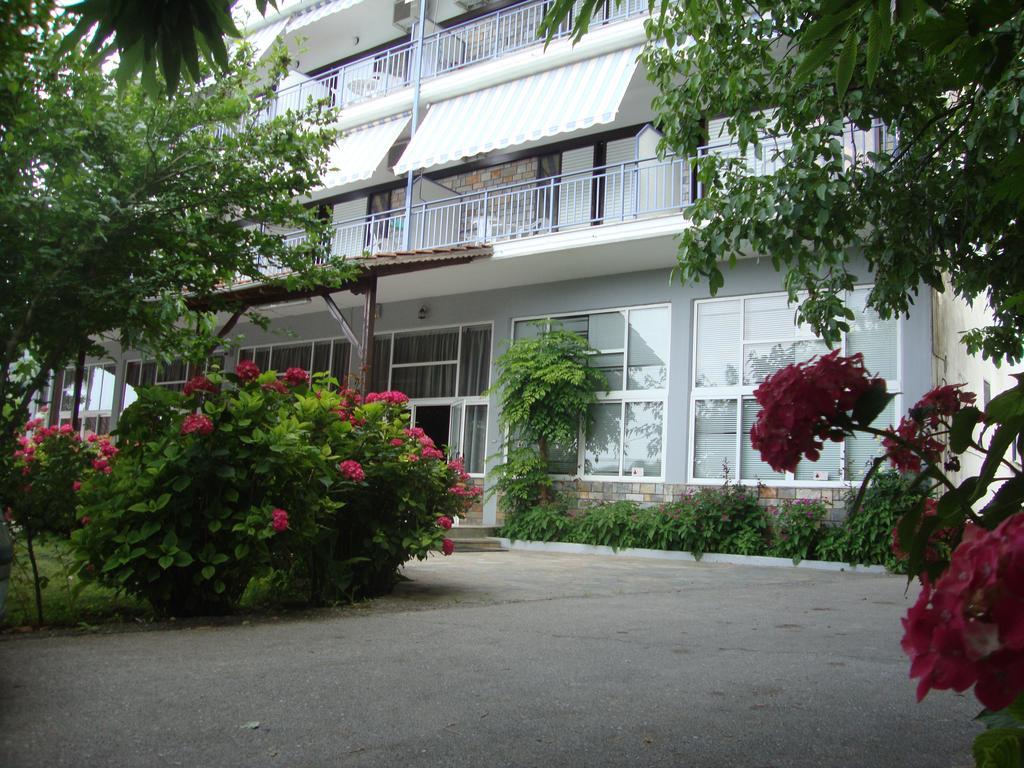 פראליה פנטליימונוס Hotel Pantazis מראה חיצוני תמונה