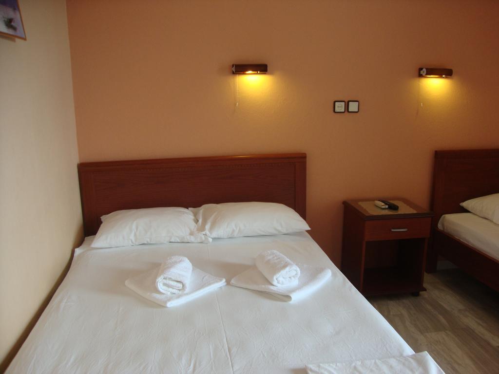 פראליה פנטליימונוס Hotel Pantazis מראה חיצוני תמונה