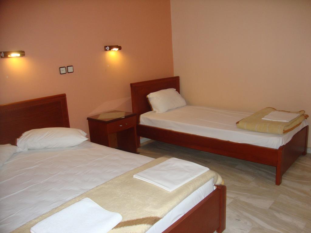 פראליה פנטליימונוס Hotel Pantazis מראה חיצוני תמונה